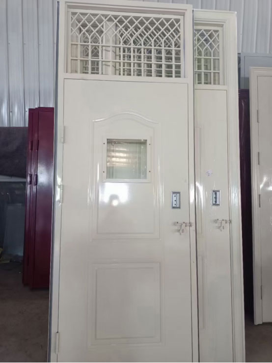 两当学校教室门