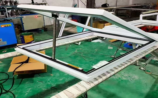 某地下车库出入口两当排烟窗配置工程