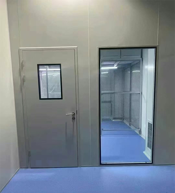 学校教学楼完成两当防火门标准化安装